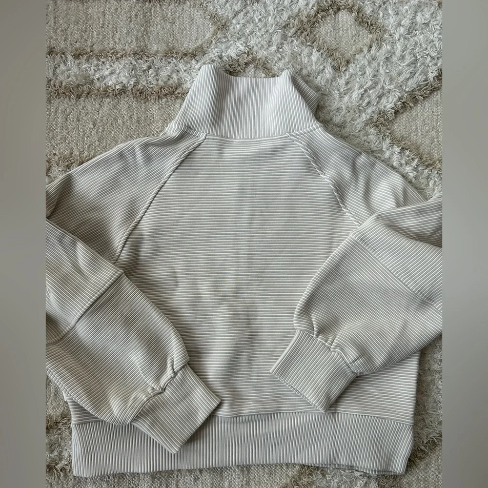 Varley Milano half-zip - Picture 6 of 10